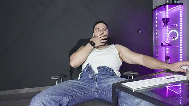 Snapshot of mattmasterss chatting on March 13, 2026, 10:26 pm mattmasterss online show from March 13, 2026, 10:26 pm