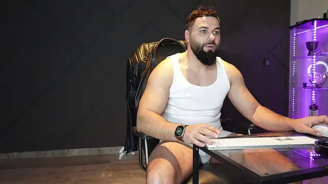 Snapshot of mattmasterss chatting on March 28, 2026, 9:05 pm mattmasterss online show from March 28, 2026, 9:05 pm