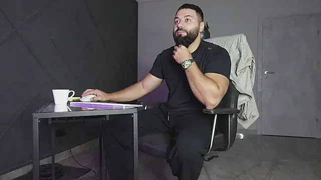 mattmasterss online show from November 3, 2025, 1:33 am