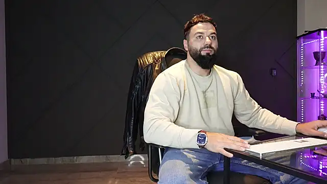 Snapshot of mattmasterss chatting on April 16, 2026, 12:44 am mattmasterss online show from April 16, 2026, 12:44 am