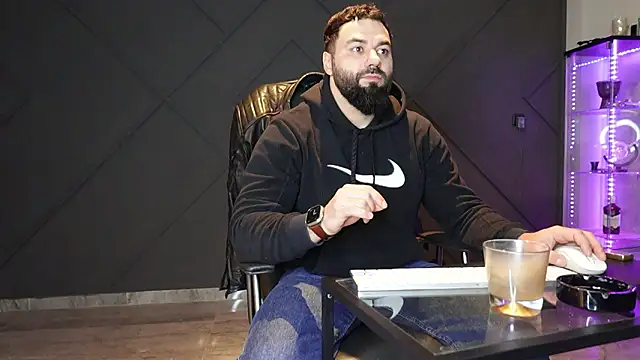 Snapshot of mattmasterss chatting on March 21, 2026, 1:29 am mattmasterss online show from March 21, 2026, 1:29 am