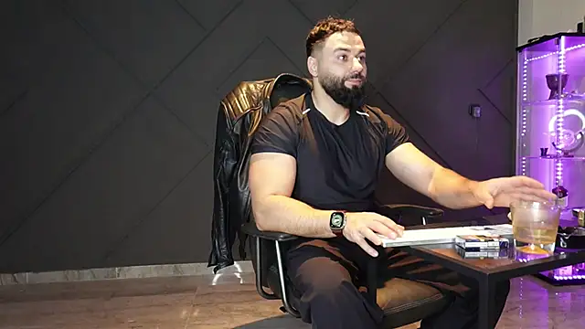 Snapshot of mattmasterss chatting on March 26, 2026, 8:07 pm mattmasterss online show from March 26, 2026, 8:07 pm