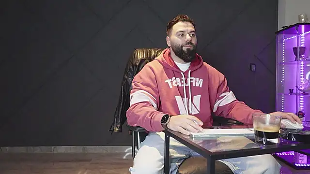 Snapshot of mattmasterss chatting on March 10, 2026, 11:31 pm mattmasterss online show from March 10, 2026, 11:31 pm