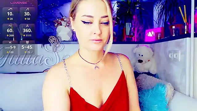  JuliaSpace  online show from November 10, 2025, 5:07 pm