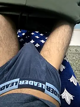 Yours1311 online show from November 7, 2025, 3:38 pm