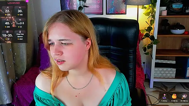 AlicePopsy online show from November 2, 2025, 4:01 pm