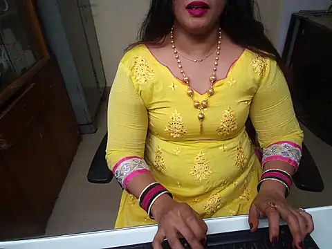 Arushisingh8888 online show from September 10, 2025, 12:59 pm