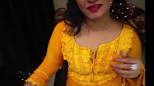 Arushisingh8888 online show from July 7, 2026, 2:09 pm