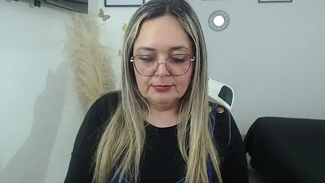 Snapshot of samy_vsn chatting on February 24, 2026, 6:53 pm samy vsn online show from February 24, 2026, 6:53 pm