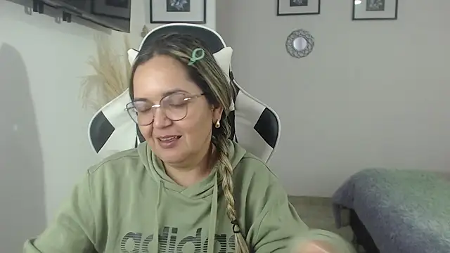 Snapshot of samy_vsn chatting on February 6, 2026, 10:50 pm samy vsn online show from February 6, 2026, 10:50 pm