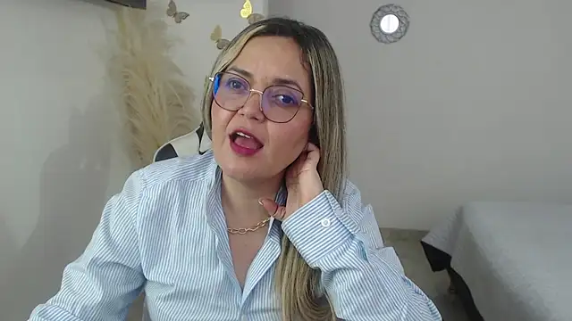 Snapshot of samy_vsn chatting on February 12, 2026, 6:51 pm samy vsn online show from February 12, 2026, 6:51 pm