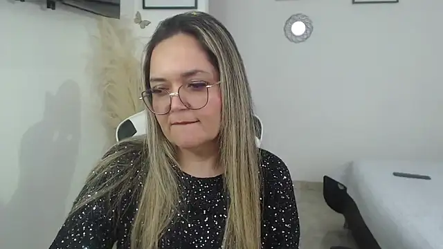 Snapshot of samy_vsn chatting on February 22, 2026, 7:15 pm samy vsn online show from February 22, 2026, 7:15 pm