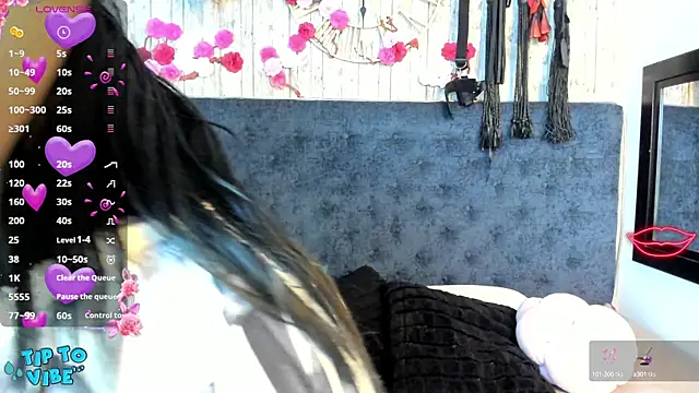 Neko Misaki online show from October 5, 2025, 11:45 am