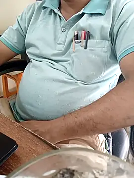 Snapshot of Hot-man39 chatting on September 27, 2025, 10:43 am Hot-man39 online show from September 27, 2025, 10:43 am