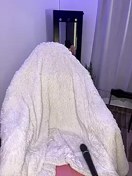 BellaNaye  online show from February 26, 2025, 1:11 pm