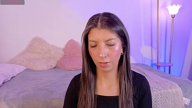 Megannklein online show from April 16, 2026, 2:45 am