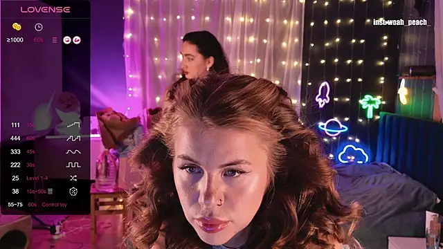 Snapshot of KristinaMoon chatting on December 22, 2025, 3:12 pm KristinaMoon online show from December 22, 2025, 3:12 pm