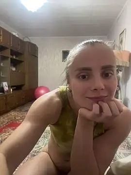 AlisaKissss online show from June 19, 2026, 8:36 pm