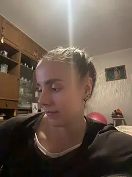 AlisaKissss online show from May 12, 2026, 7:42 pm