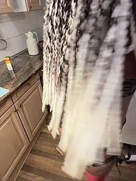 Shantel-Olivia online show from January 9, 2026, 8:21 am