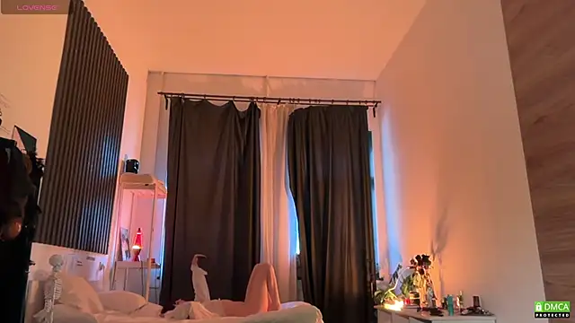 Snapshot of electric_babe chatting on March 18, 2026, 3:35 pm electric babe online show from March 18, 2026, 3:35 pm