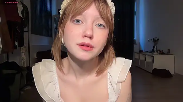 Snapshot of electric_babe chatting on November 14, 2025, 11:36 am electric babe online show from November 14, 2025, 11:36 am