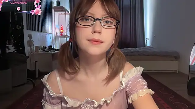 Snapshot of electric_babe chatting on May 4, 2026, 11:13 am electric babe online show from May 4, 2026, 11:13 am