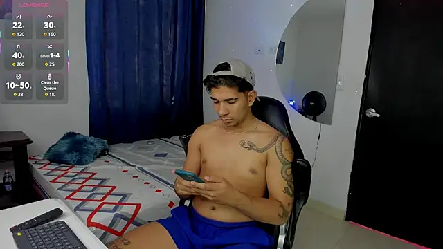Snapshot of valentino_santoss chatting on October 6, 2025, 2:40 pm valentino santoss online show from October 6, 2025, 2:40 pm