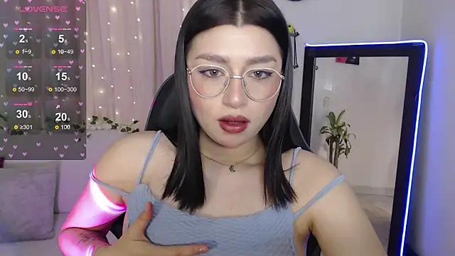 mily thomson b  online show from November 10, 2025, 7:08 pm