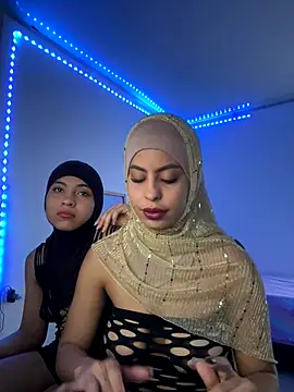 JannaNader12 online show from November 10, 2025, 11:32 pm