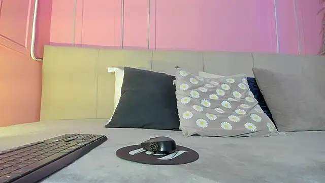 Snapshot of Emelyy_Carter chatting on September 24, 2025, 12:00 pm Emelyy Carter online show from September 24, 2025, 12:00 pm