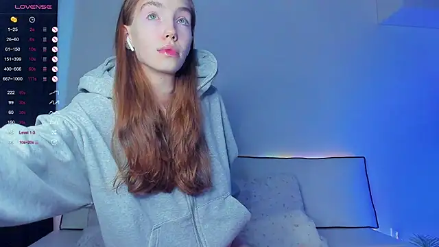 Snapshot of haileyishere chatting on December 25, 2024, 8:18 am haileyishere online show from December 25, 2024, 8:18 am