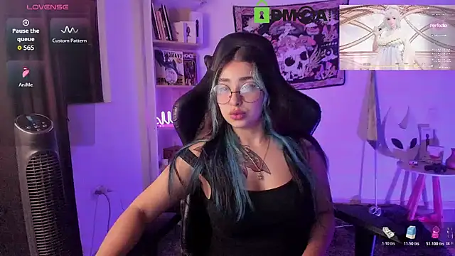 sweetcoralinee online show from December 5, 2025, 4:00 am