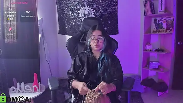 sweetcoralinee online show from March 17, 2026, 3:48 pm