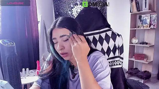 sweetcoralinee online show from March 4, 2026, 3:42 pm