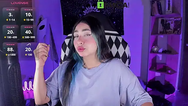 sweetcoralinee online show from March 4, 2026, 12:51 am