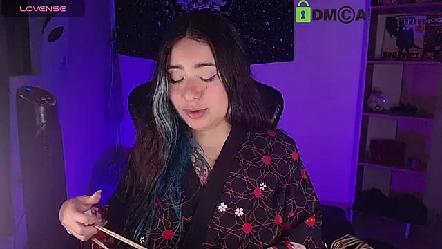 sweetcoralinee online show from March 29, 2026, 4:47 am