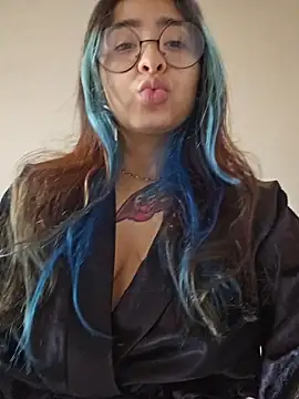 sweetcoralinee online show from March 19, 2026, 3:45 pm