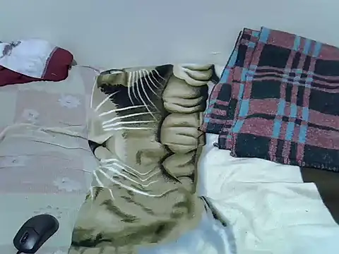 Snapshot of springly_love chatting on October 22, 2025, 11:20 am springly love online show from October 22, 2025, 11:20 am