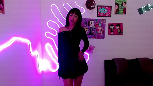 Snapshot of Kind_Scarlett chatting on February 4, 2025, 1:02 am Kind Scarlett online show from February 4, 2025, 1:02 am