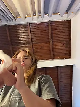 emiss  online show from April 10, 2026, 4:03 pm