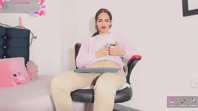 Snapshot of Rubi_30 chatting on March 5, 2025, 3:08 am Rubi 30 online show from March 5, 2025, 3:08 am