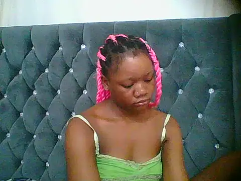 HotJeylee online show from December 13, 2025, 8:26 pm