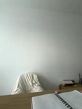 streetdoll online show from November 25, 2025, 8:36 am