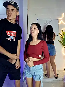 royalgirls x online show from March 17, 2026, 1:19 am