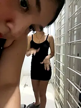 royalgirls x online show from September 10, 2025, 2:10 am