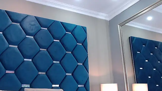 ThaniaJones online show from March 1, 2026, 12:05 pm