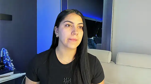 Snapshot of PaulinaDuarte chatting on October 9, 2025, 11:55 am PaulinaDuarte online show from October 9, 2025, 11:55 am