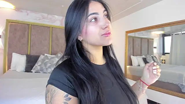 Snapshot of PaulinaDuarte chatting on April 4, 2026, 11:50 am PaulinaDuarte online show from April 4, 2026, 11:50 am