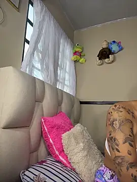 Snapshot of PaulinaDuarte chatting on March 21, 2026, 11:14 am PaulinaDuarte online show from March 21, 2026, 11:14 am